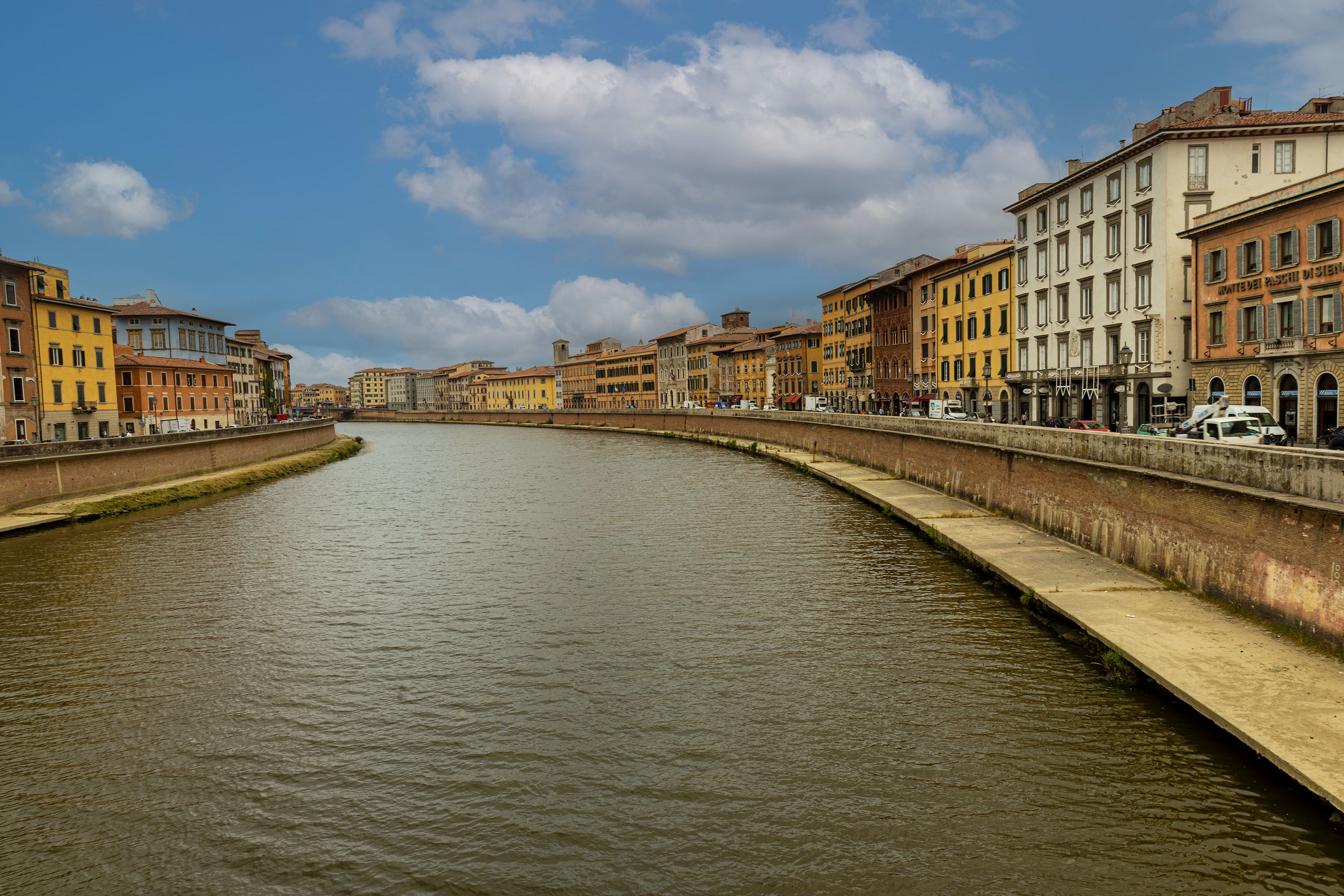Der Arno in Pisa